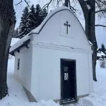 V Chalupe U Tri Srnek